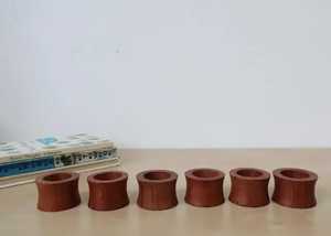 Ensemble de 4 anneaux de serviette en bois faits à la main, forme ronde en bois massif, couleur marron, anneau de serviette pour table et ustensiles de cuisine - Product Image 4