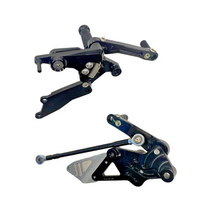 Poggiapiedi Posteriore Originale Yamaha B4CFRSET0000 per Moto MT-07 - Sedili e Schienali - Product Image 2