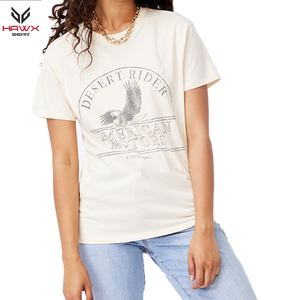 Camiseta de verano para mujer con logotipo personalizado Diseño en línea Cuello redondo Ropa de calle Patrón impreso Tela lisa - Product Image 1