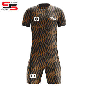 100% polyester sublimé nouveau maillot de football OEM vêtements d'entraînement personnalisés uniforme de football football ensemble complet - Product Image 4