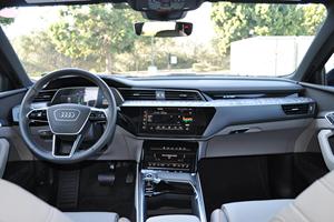 Voiture à énergie nouvelle à vendre, modèle 2022 e-tron GT - Product Image 4