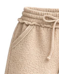 Shorts en molleton sherpa beige pour femmes, confortables, doux, en peluche, vêtements de détente, taille élastique, cordon de serrage, décontractés, confortables pour l'hiver - Product Image 4