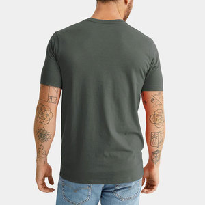 T-shirts en coton uni T-shirts en coton peigné T-shirt à col rond de coupe régulière - Product Image 5