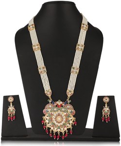 Conjunto de joyería tradicional india con Collar chapado en oro, pendientes para ocasiones especiales disponibles a los mejores precios - Product Image 1