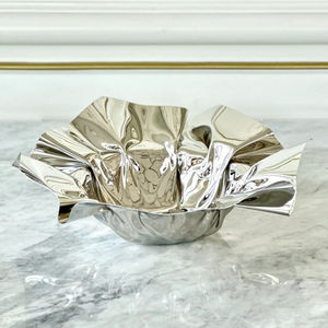 Bol de serveur de bonbons en métal doré Bol décoratif rond au design fantastique Bol de service au chocolat de grande taille pour la décoration du Ramadan - Product Image 3