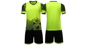 Uniforme de fútbol masculino de alta calidad diseño sublimado al por mayor con el último logotipo al mejor precio - Product Image 4