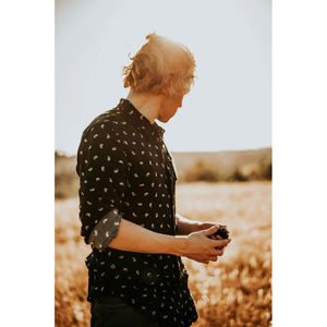 Camisa de lujo Vagmire para hombre, 100% de algodón, satén, cuello cuadrado, manga larga, ropa informal, diseño liso, ajuste Regular, un solo botón - Product Image 1