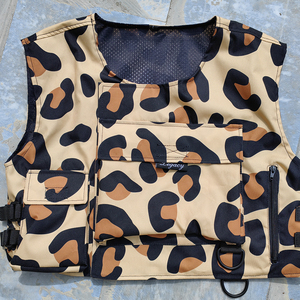 เสื้อกั๊กคอร์ดูรอยพิมพ์ลายเสือดาวสำหรับผู้ชาย ระบายอากาศได้ดี สไตล์ลำลอง เหมาะสำหรับฤดูใบไม้ร่วง ผลิตจากผ้าฝ้ายที่เป็นมิตรกับสิ่งแวดล้อม รับผลิตแบบ OEM - Product Image 1