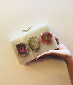 Sac à main en résine écologique de luxe de haute qualité avec broderie artisanale en LUCITE USING LINKED, design personnalisable, meilleur prix - Product Image 3