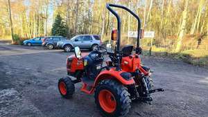 Mejor Oferta: Mini Tractor Kioti CS2510 4WD con Tracción Hidrostática y Plataforma de Corte para Uso Agrícola - Product Image 2