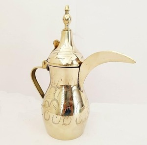 Carafe à eau potable, vaisselle, utilisation décorative de table, carafe en cuivre avec poignée en laiton, style traditionnel, carafe et pot de luxe en provenance d'Inde - Product Image 2