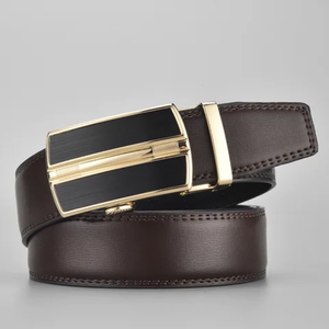 Cinturón de piel de vaca para hombre duradero con logotipo personalizado Estilo de moda Cuero genuino y hebilla de aleación Personalizada - Product Image 5