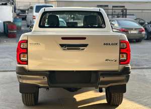 Toyota Hilux Usada en Venta, Barata, con Inspección de Calidad Profesional, SUV Económica, Conducción Cómoda, Oferta a Bajo Precio Hoy - Product Image 4