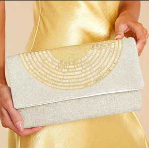 กระเป๋าคลัทช์ผ้าฝ้ายประดับลูกปัดเม็ดสีทองเมทัลลิกหรูหรา - Product Image 1