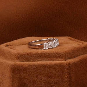 Half Eternity 2,0 Carat Lab Grown Diamond Wedding Band 9 Cushion Cut 14KT Oro blanco Banda de moda con certificado IGI - Product Image 5