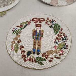 Mantel Individual de hojas con cuentas inspirado en el otoño, vajilla decorativa tradicional bordada a mano Multicolor para uso doméstico o hotelero - Product Image 5