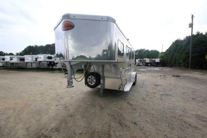 Remolque para Caballos Estándar de Cuello de Cisne a Precio Económico con Capacidad Máxima de Carga de 6440 Libras y Dimensiones de 17x6.6x7 Disponible para la Venta - Product Image 3