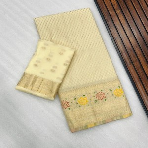 Elégant Saree en crêpe georgette pure Kadi avec jacquard fin Meenakari, tissu doux et léger au look riche - Product Image 4
