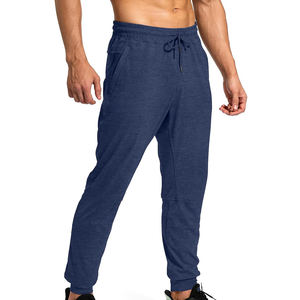 Pantalones deportivos ecológicos y sostenibles hechos con materiales reciclados y algodón orgánico para el consumidor preocupado por el medio ambiente. - Product Image 5