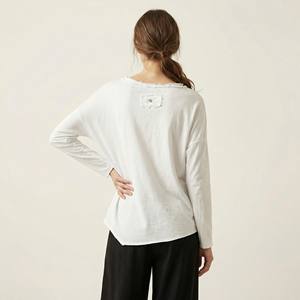 Pull décontracté pour femme à col rond large, volants asymétriques, respirant, manches longues, tricoté à l'ordinateur, mélange Spandex/Coton - Product Image 2