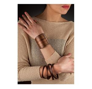 Bracelets en bois massif naturel traditionnels de qualité supérieure, bords raffinés, épaisseur équilibrée, imperméables, couleurs personnalisées pour cadeaux d'affaires - Product Image 4