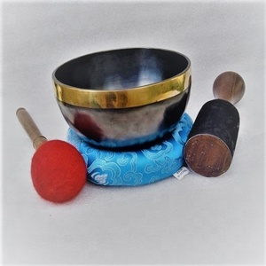 Cuenco de canto Ultra Bati de alta calidad hecho a mano Nepal impresión personalizada estilo religioso Logo tema Acero inoxidable latón medallas etiquetas - Product Image 3