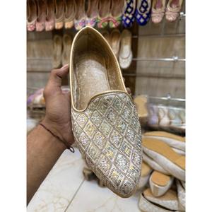 Chaussures Rajasthani pour hommes BS International, très vendues, chaussures traditionnelles à la mode en cuir véritable, logo personnalisé, imperméables, toutes - Product Image 3