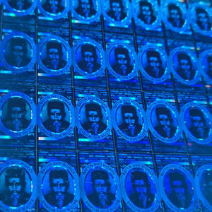 Etiquetas Adhesivas Holográficas Digiteltech P3 de Color Azul Real, Papel Duradero para Negocios y Compras - Product Image 1