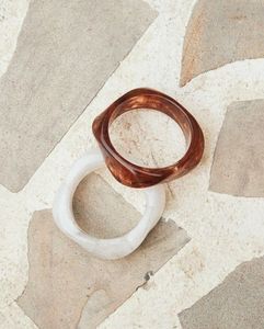 Anneau de serviette en résine verte à la mode porte-serviettes carré artistique pour Table à manger accessoire de décoration d'intérieur Unique - Product Image 3