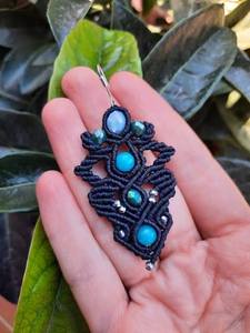 Boucles d'oreilles chandelier vintage traditionnelles en laiton plaqué or avec petites perles, cadeau mignon pour femme, fil multicolore - Product Image 3