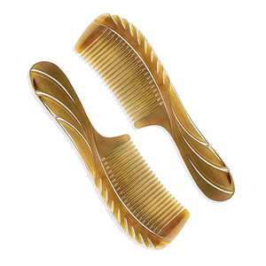 หวีเขาควายธรรมชาติ 6 นิ้ว คุณภาพสูง เป็นมิตรกับสิ่งแวดล้อม สำหรับร้านเสริมสวยและจัดแต่งทรงผมที่บ้าน ผลิตด้วยมือในอินเดีย - Product Image 1