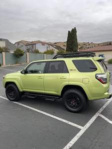 Toyota 4Runner TRD Pro 2022, SUV Automática con Techo Solar, Faros Delanteros, Cámara Trasera de 360°, Asientos Eléctricos - Product Image 3