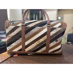 Bolsa de Viaje de Cuero Resistente y Ligera, Estilo Mega Duffel, de Piel de Vaca, para Deportes al Aire Libre, Fin de Semana, con Impresión Personalizada - Product Image 1