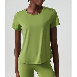 Camiseta deportiva de manga corta con cuello redondo para mujer, transpirable, de ajuste regular, para actividades al aire libre y HIIT. - Product Image 5