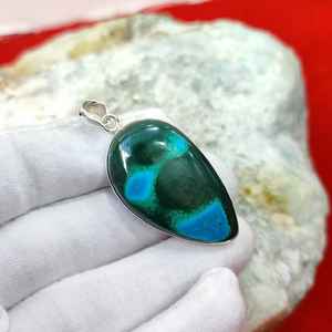 Pendentif en argent fait main en malachite naturelle Cabochon vert forme mixte bijoux de déclaration cadeau pour les femmes pierres précieuses en vrac - Product Image 4