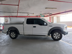 2018 F150 XLT 3.5L GCC Usado, Tracción en las Cuatro Ruedas, Interior Claro, Asientos de Cuero, Control de Crucero Adaptativo, Volante a la Izquierda, Neumáticos R16, Automático, Euro6 - Product Image 5