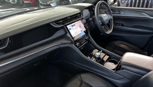 Jeep Grand Cherokee 3.6L Overland 2023 Usado de Calidad y Precio Accesible, Volante a la Derecha - Product Image 4