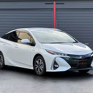 TOYOTA PRIUS PHV (2017) DROITE berline hybride Conduite à gauche à droite d'occasion véhicule d'occasion Hybride Essence Options de carburant Voitures à vendre - Product Image 1