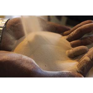 Farine de sable concentrée haute pureté 325 Mesh Pays-Bas pour fonderie avec Al2O3 0,22% et SiO2 0,08% - Product Image 6