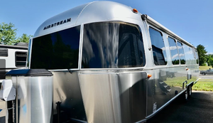 Remolques Usados al por Mayor, Air Classic 30, Años 2017-2019, Capacidad para 6 Personas, Longitud 31 pies, 3 Remolques de Viaje Disponibles y Listos para Exportar - Product Image 2