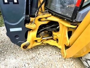 Bon choix de BACKHOE LOADER Cabine fermée avec commandes pilotes AC Godet à usage général 4X4 et pneus 19.5 à vendre - Product Image 4