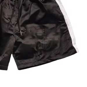 Ensemble short et veste coupe-vent décontractée à capuche pour femme, en tissu confortable, coupe moderne, ajustement régulier, léger, uni et écologique - Product Image 6