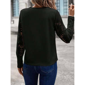 Blusa de Mujer con Cuello Redondo y Mangas Largas con Diseño Floral, 27245 - Negro - Product Image 2