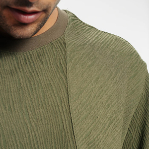 Camiseta de peso pesado de gran tamaño con logotipo personalizado hecho en Pakistán, camisetas de hombre de secado rápido con hombros caídos y cuello cuadrado - Product Image 5