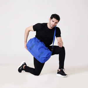 Bolsa de lona de gimnasio resistente al agua de primera calidad con compartimento para zapatos Bolsa de deporte Cordura duradera para viajes Fitness y entrenamiento - Product Image 6