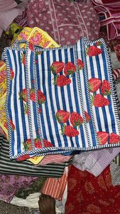 Sacs fourre-tout en coton matelassé élégants faits sur mesure, légers, durables, spacieux, sérigraphiés en soie pour un usage quotidien, cadeaux de voyage en vrac - Product Image 2