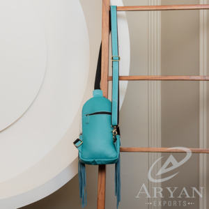 Nuevo pelo mecanizado a mano en cuero genuino turquesa Crossbody flecos Sling Bag mujeres occidentales bolso de pecho al aire libre viajes senderismo bolsas - Product Image 5