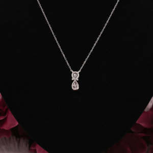 Colgante Personalizado con Forma de Gato con Diamante Cultivado en Laboratorio Redondo y Rosa, Hecho en Oro Sólido de 14 Quilates, para Todas las Ocasiones, para Mujer - Product Image 4