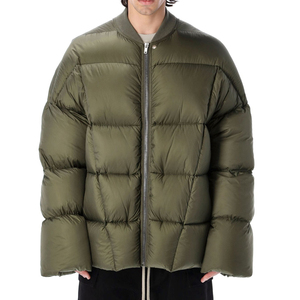 Chaqueta acolchada de trabajo de plumón personalizada para hombre, chaqueta de invierno impermeable brillante de diseño superior para exteriores con cuello levantado, posición frontal del logotipo - Product Image 1