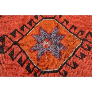 Tapis vintage Herki, tapis turc de 2,9 x 11,5 pieds, tapis persan en laine rouge - Product Image 5